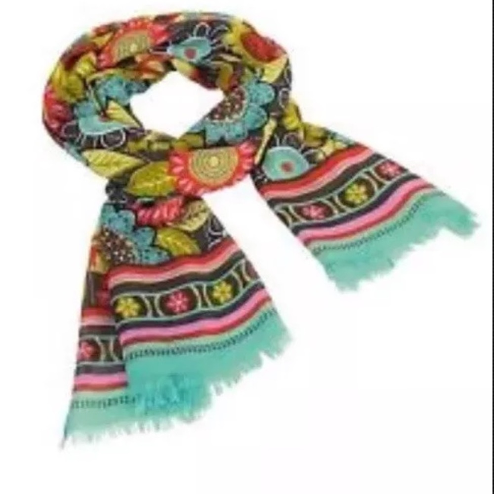 NWT Vera Bradley fringe scarf in Flower Power! 🌺
